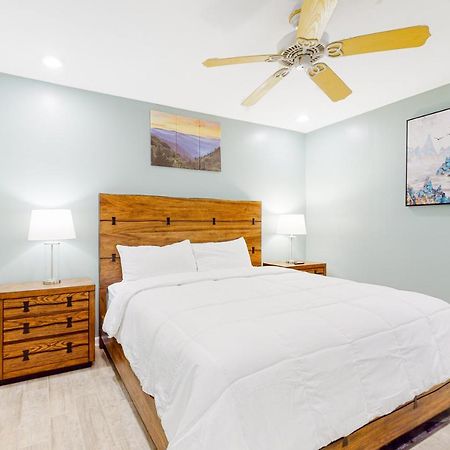 Smoky Mountain Castle Caretaker'S Apartment Sevierville Exteriör bild