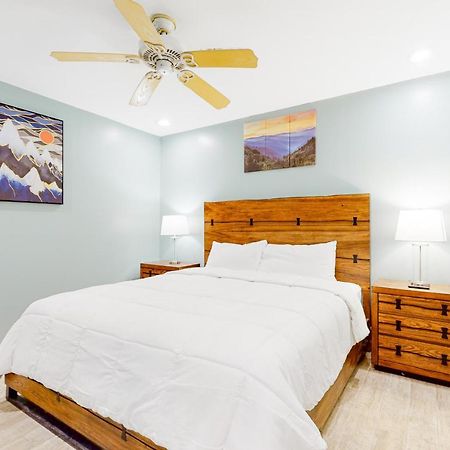 Smoky Mountain Castle Caretaker'S Apartment Sevierville Exteriör bild