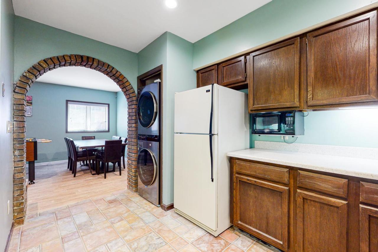 Smoky Mountain Castle Caretaker'S Apartment Sevierville Exteriör bild
