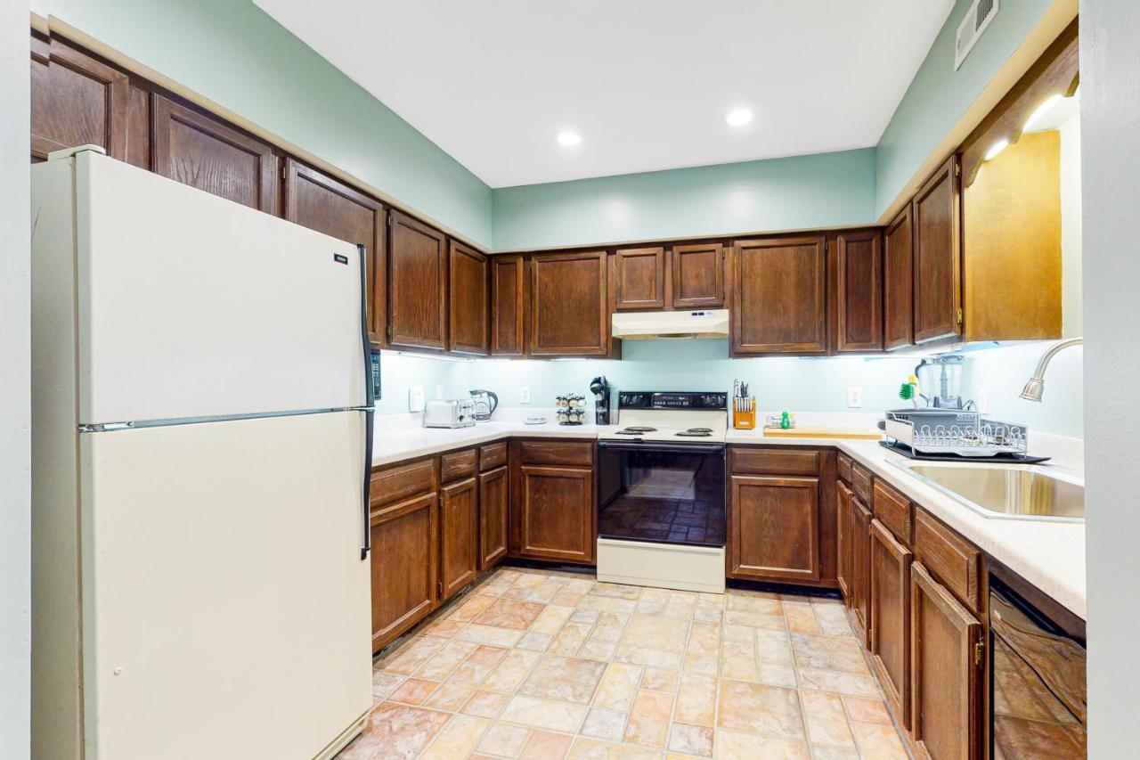 Smoky Mountain Castle Caretaker'S Apartment Sevierville Exteriör bild