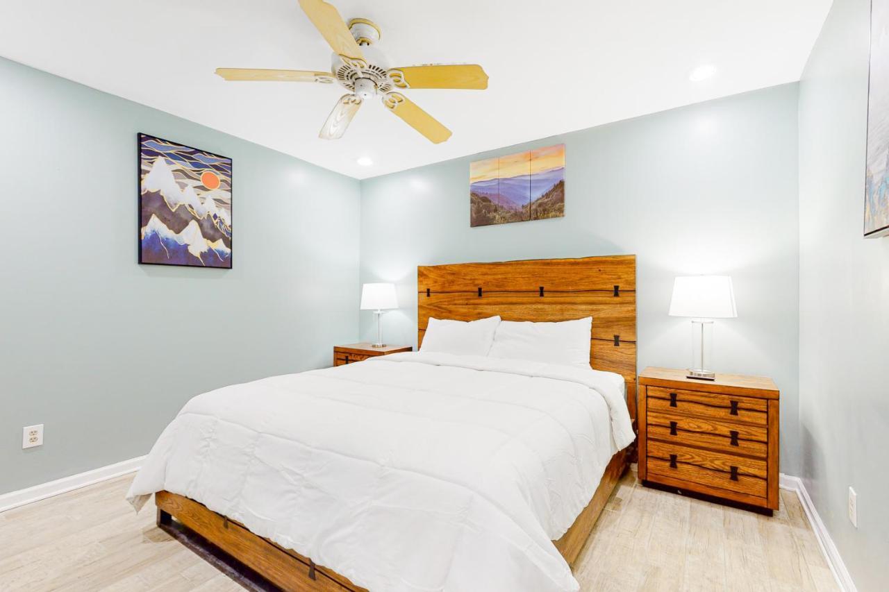 Smoky Mountain Castle Caretaker'S Apartment Sevierville Exteriör bild