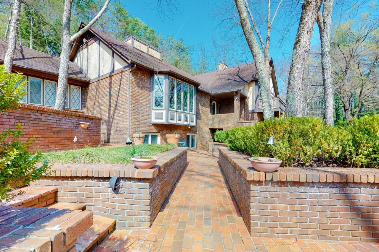 Smoky Mountain Castle Caretaker'S Apartment Sevierville Exteriör bild